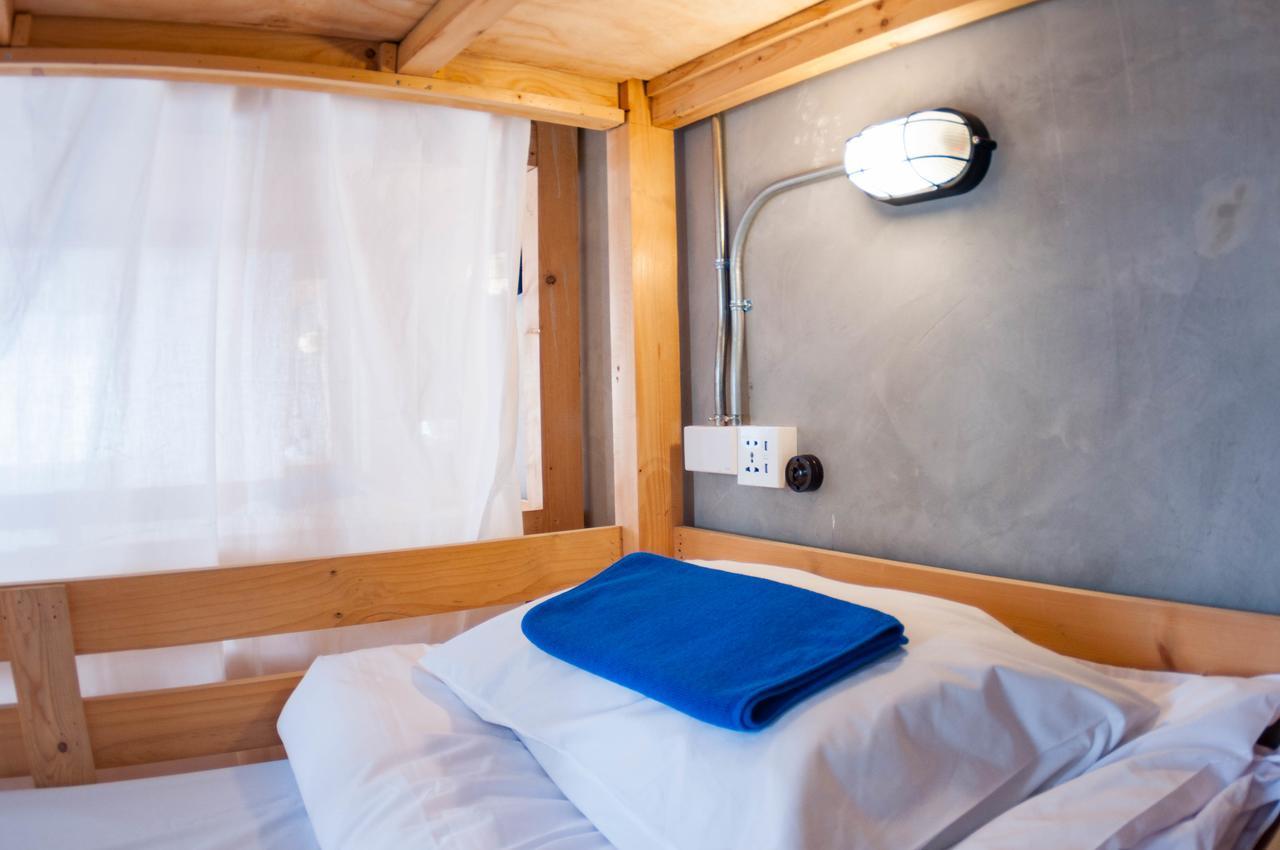 Hostel A'Stel Bangrak (Adults Only) Bangkok Zewnętrze zdjęcie