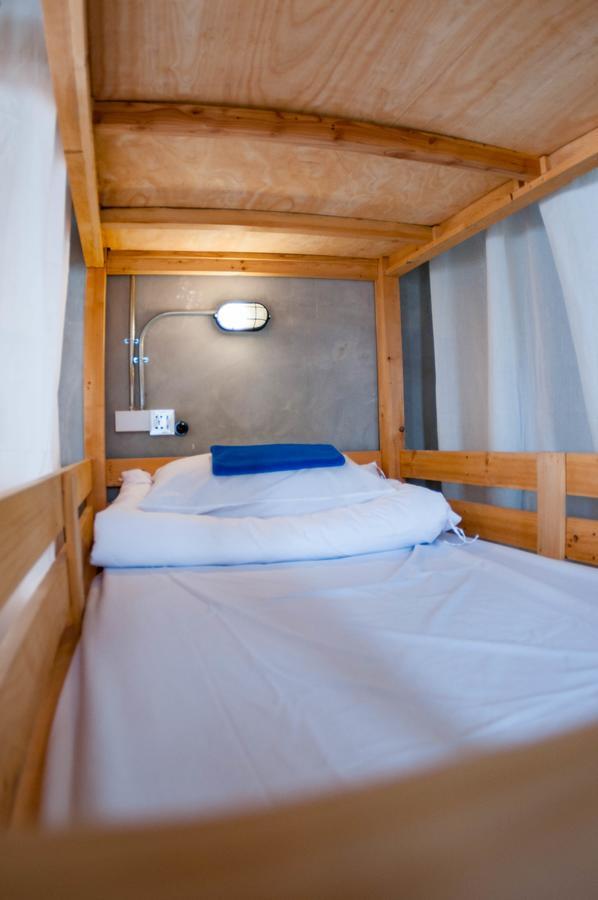 Hostel A'Stel Bangrak (Adults Only) Bangkok Zewnętrze zdjęcie