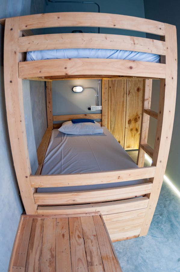 Hostel A'Stel Bangrak (Adults Only) Bangkok Zewnętrze zdjęcie